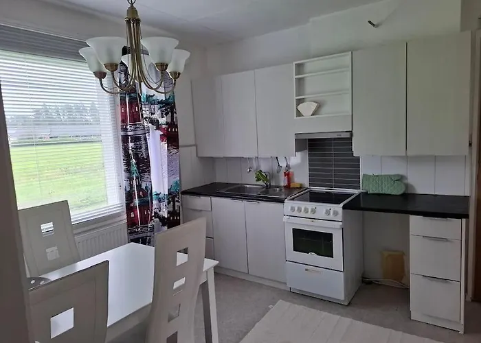 アパート Oulaisten Moekkeroeinen